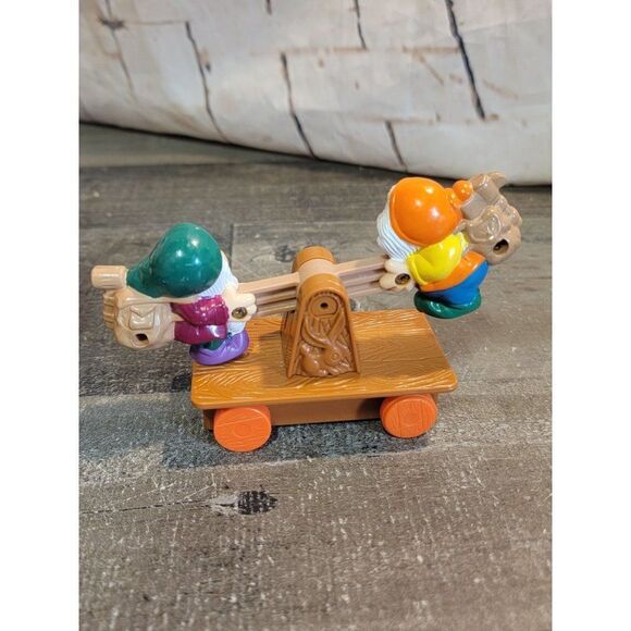 Disney snow white dwarfs grumpy happy rail car toy figure - Picture 3 of 4